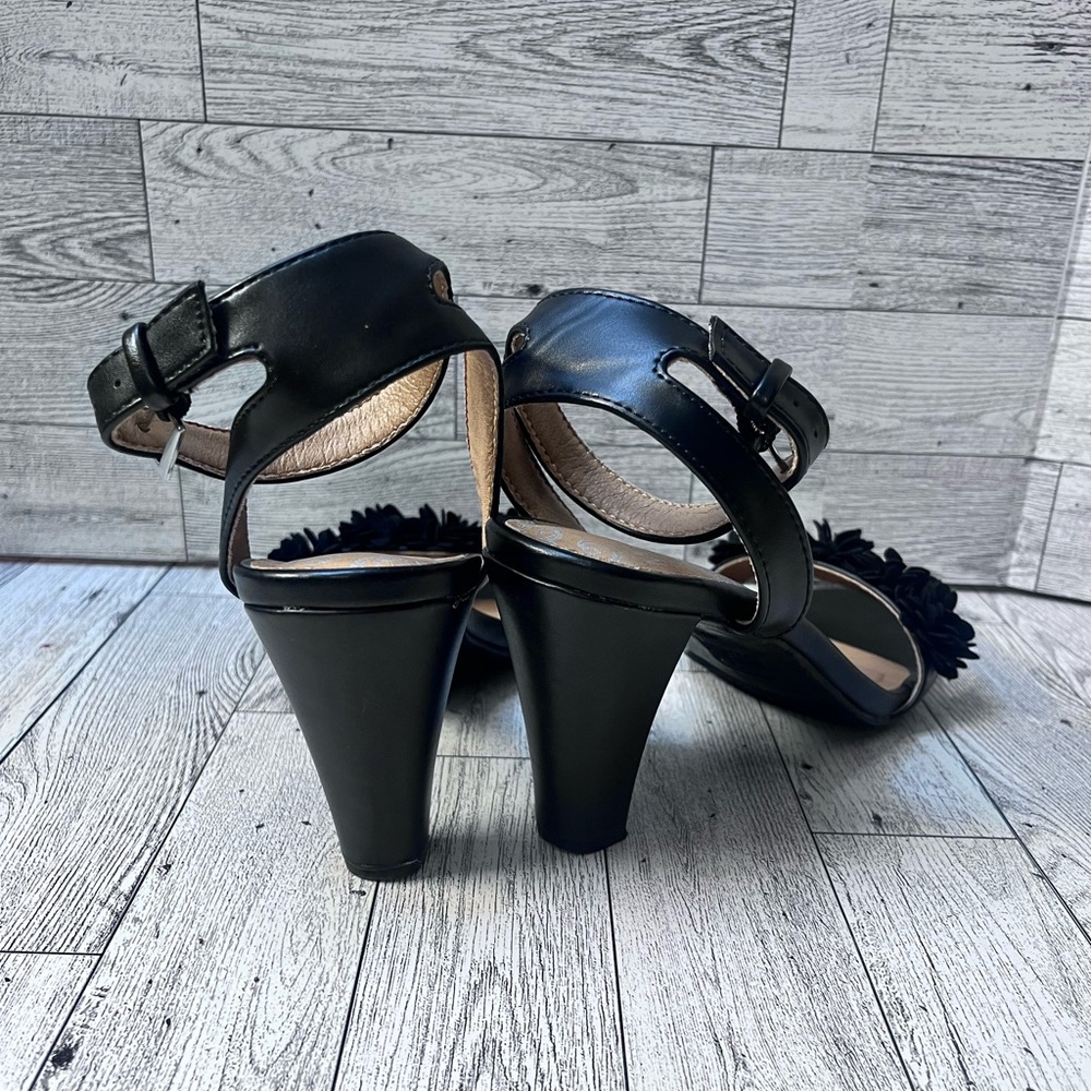 Mootsies Tootsies Black Floral Heels - Picture 3 of 6